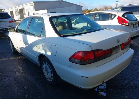 2002 Honda Accord 2.3 Lx z USA, uszkodzony, nr VIN 1HGCG55452A142652